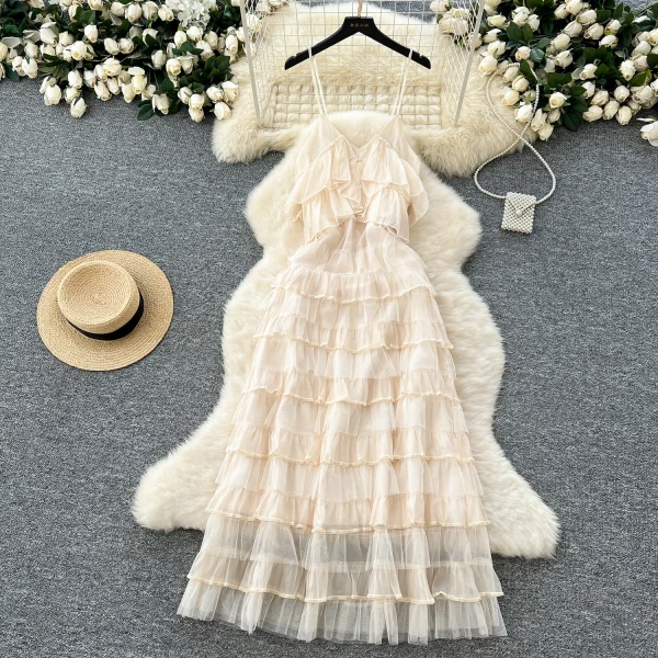 LW0600 Holiday Wind Niche Dress Women 2025 Spring Dress High-Waisted Cake Halter Fairy Backless Dress for the Beach